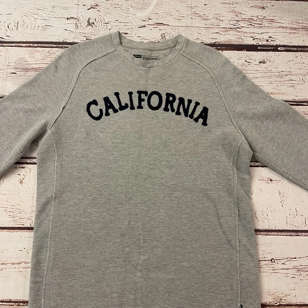 Levis California Light Sweater Gray Size Large Men's Rare!‎ Cozy